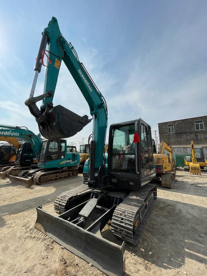 Sunward 70 - Міні-екскаватор: фото 3 Sunward 70 - Міні-екскаватор: фото 3