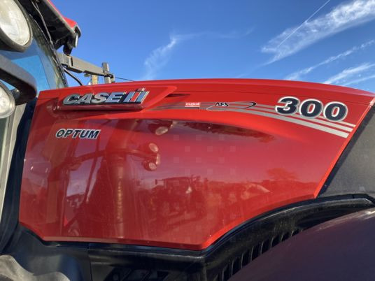 Case IH OPTUM 300 CVX - Трактор: фото 3 Case IH OPTUM 300 CVX - Трактор: фото 3