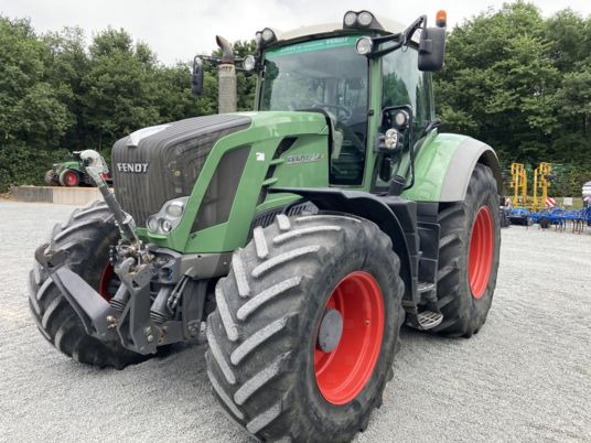 Fendt 824 VARIO SCR PROFI - Трактор: фото 2 Fendt 824 VARIO SCR PROFI - Трактор: фото 2