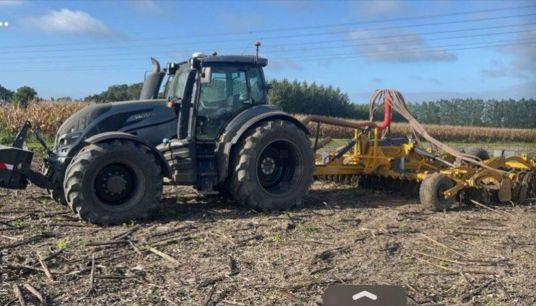 Valtra T174 VERSU - Трактор: фото 1 Valtra T174 VERSU - Трактор: фото 1