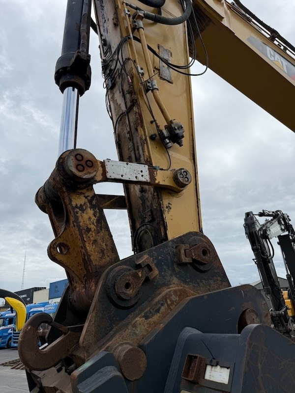 Гусеничний екскаватор CAT 374 F L: фото 10