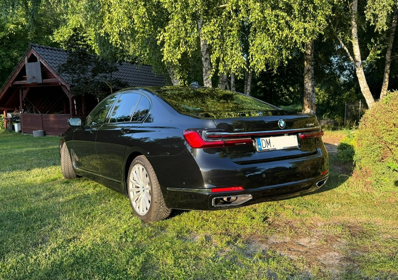 BMW SERIA 7 II (G11/G12) BMW SERIA 7 740d Xdrive 340KM Luxury+Exclusive Masaże Adaptiv Oś Lasery 2022 FV2 - Седан: фото 2 BMW SERIA 7 II (G11/G12) BMW SERIA 7 740d Xdrive 340KM Luxury+Exclusive Masaże Adaptiv Oś Lasery 2022 FV2 - Седан: фото 2