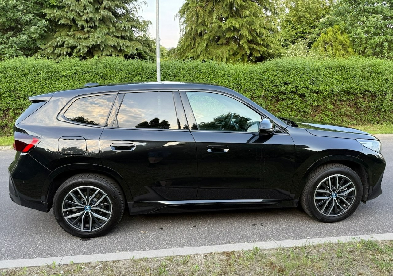 BMW X1 iX1 iX1 xDrive30 313KM M-Sport H/K Panorama AdaptiveLed Masaże Kam360 - Позашляховик: фото 5 BMW X1 iX1 iX1 xDrive30 313KM M-Sport H/K Panorama AdaptiveLed Masaże Kam360 - Позашляховик: фото 5