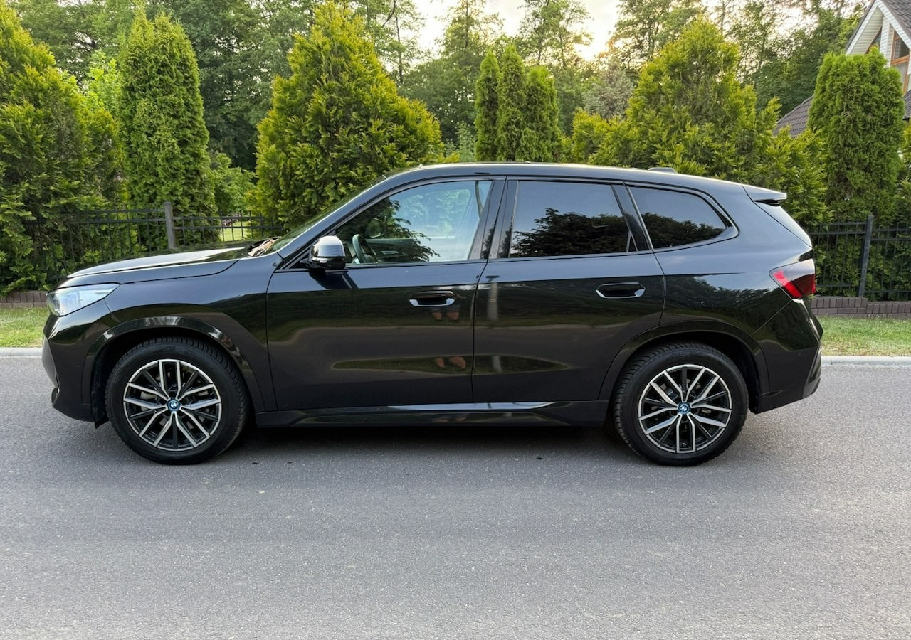 BMW X1 iX1 iX1 xDrive30 313KM M-Sport H/K Panorama AdaptiveLed Masaże Kam360 - Позашляховик: фото 2 BMW X1 iX1 iX1 xDrive30 313KM M-Sport H/K Panorama AdaptiveLed Masaże Kam360 - Позашляховик: фото 2