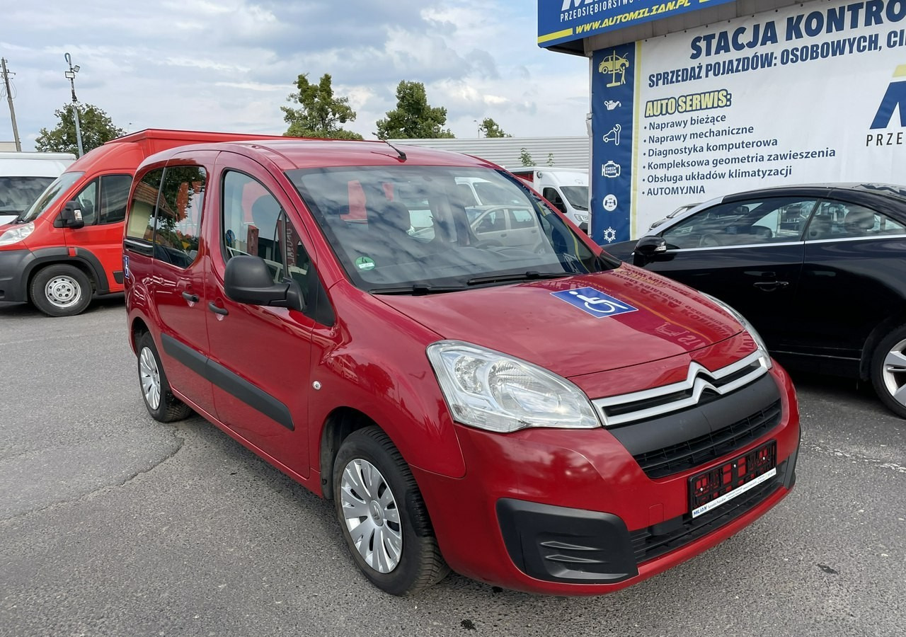Citroen Berlingo II Berlingo 1.6 do przewozu Niepełnosprawnych inwalida rampa 2018 - Легковий автомобіль: фото 4 Citroen Berlingo II Berlingo 1.6 do przewozu Niepełnosprawnych inwalida rampa 2018 - Легковий автомобіль: фото 4