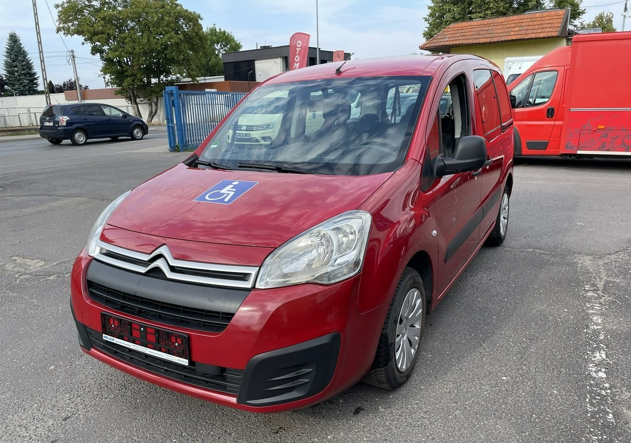 Citroen Berlingo II Berlingo 1.6 do przewozu Niepełnosprawnych inwalida rampa 2018 - Легковий автомобіль: фото 5 Citroen Berlingo II Berlingo 1.6 do przewozu Niepełnosprawnych inwalida rampa 2018 - Легковий автомобіль: фото 5