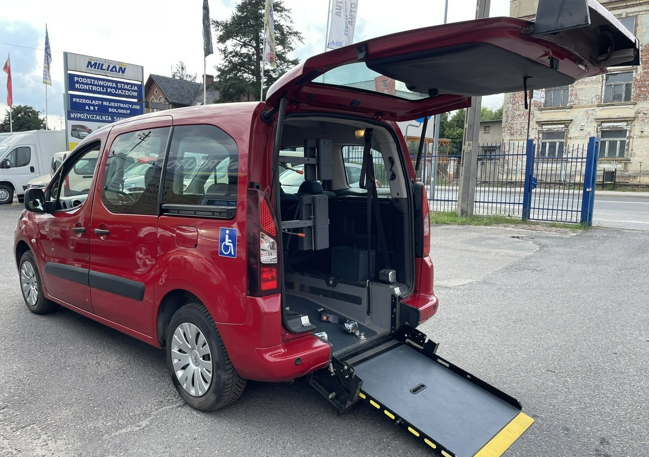 Citroen Berlingo II Berlingo 1.6 do przewozu Niepełnosprawnych inwalida rampa 2018 - Легковий автомобіль: фото 2 Citroen Berlingo II Berlingo 1.6 do przewozu Niepełnosprawnych inwalida rampa 2018 - Легковий автомобіль: фото 2