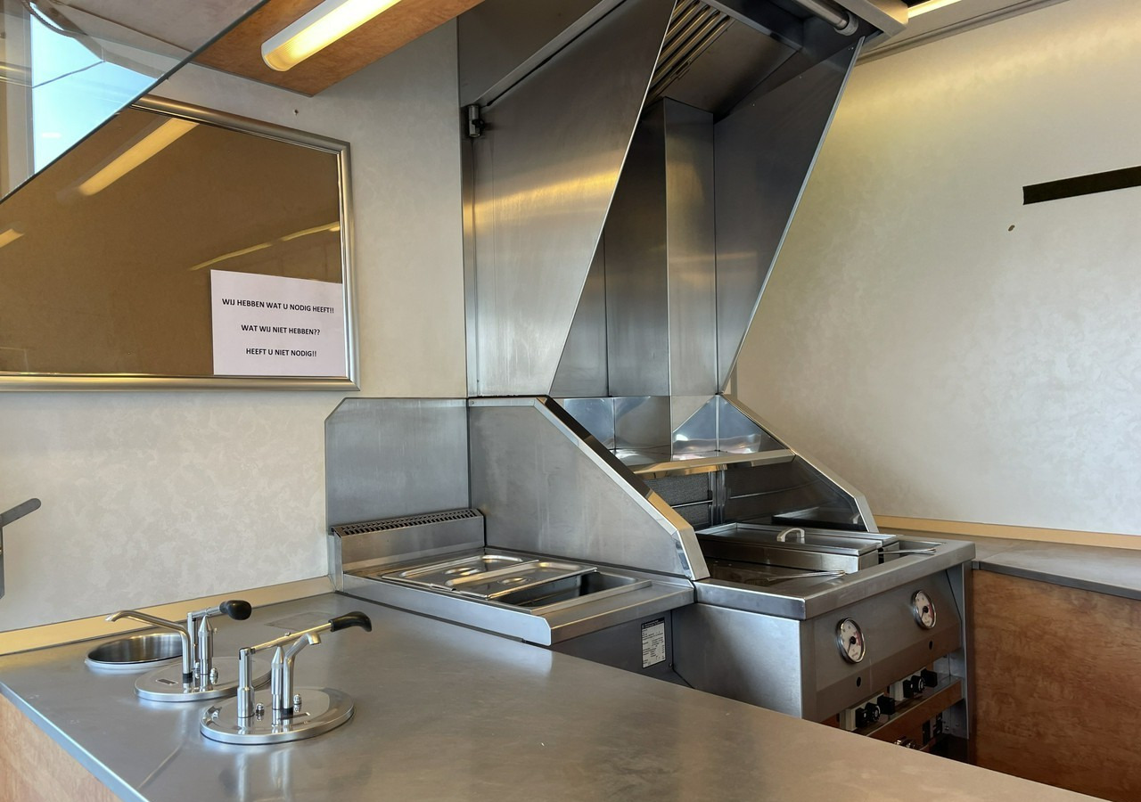 Fiat Ducato Fiat Autosklep Grill Gastronomiczny Food Truck Foodtruck sklep - Торговий вантажівка: фото 3 Fiat Ducato Fiat Autosklep Grill Gastronomiczny Food Truck Foodtruck sklep - Торговий вантажівка: фото 3
