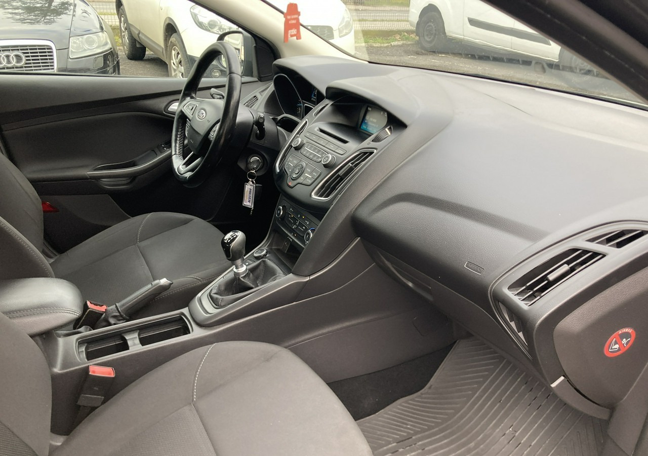 Ford Focus III Focus 1.0 EcoBoost Klima Salon PL 2015 - Хетчбек: фото 4 Ford Focus III Focus 1.0 EcoBoost Klima Salon PL 2015 - Хетчбек: фото 4