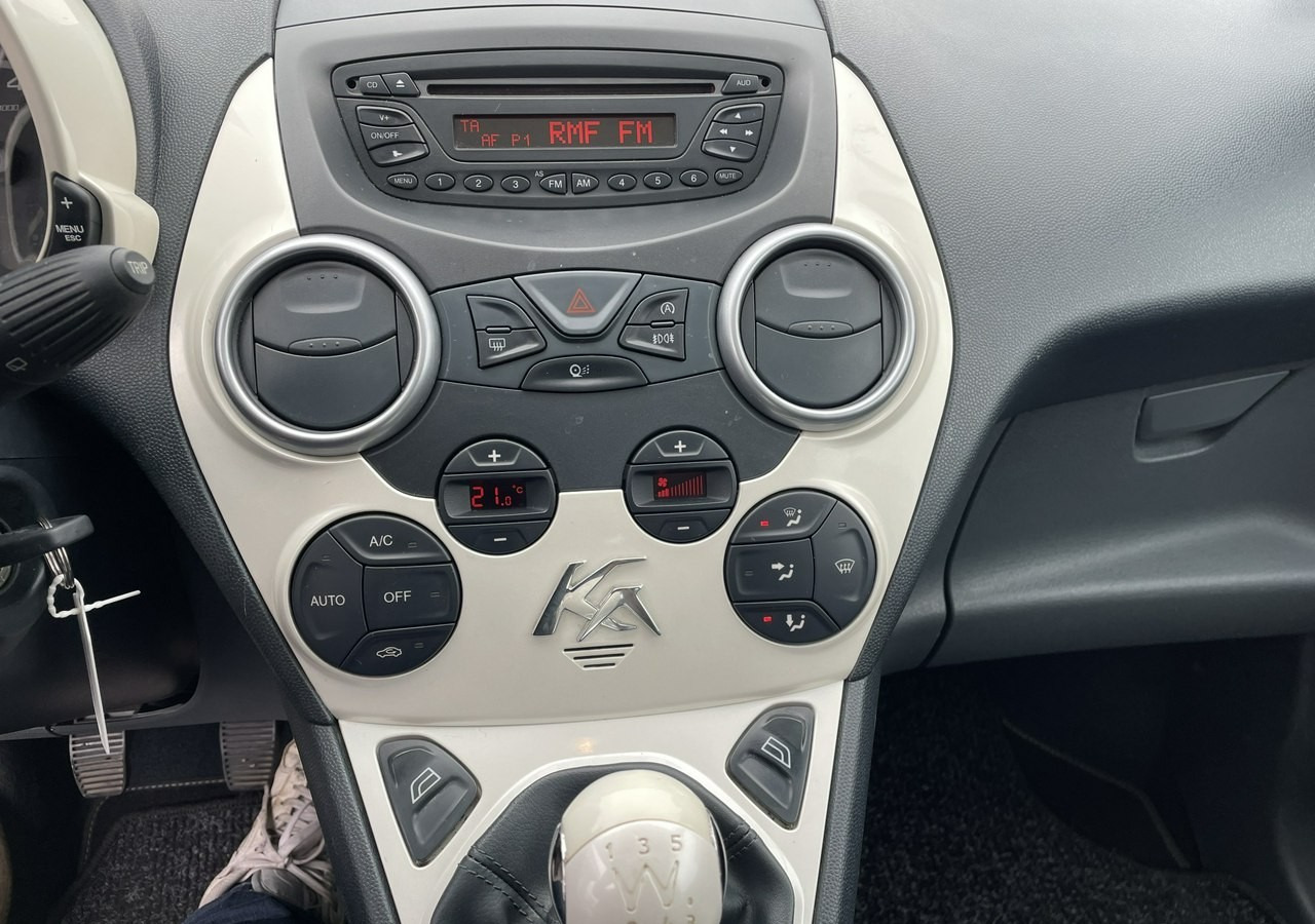 Ford KA II Ford KA 1.2 Champions Edition Klima Panorama 2012 - Хетчбек: фото 4 Ford KA II Ford KA 1.2 Champions Edition Klima Panorama 2012 - Хетчбек: фото 4