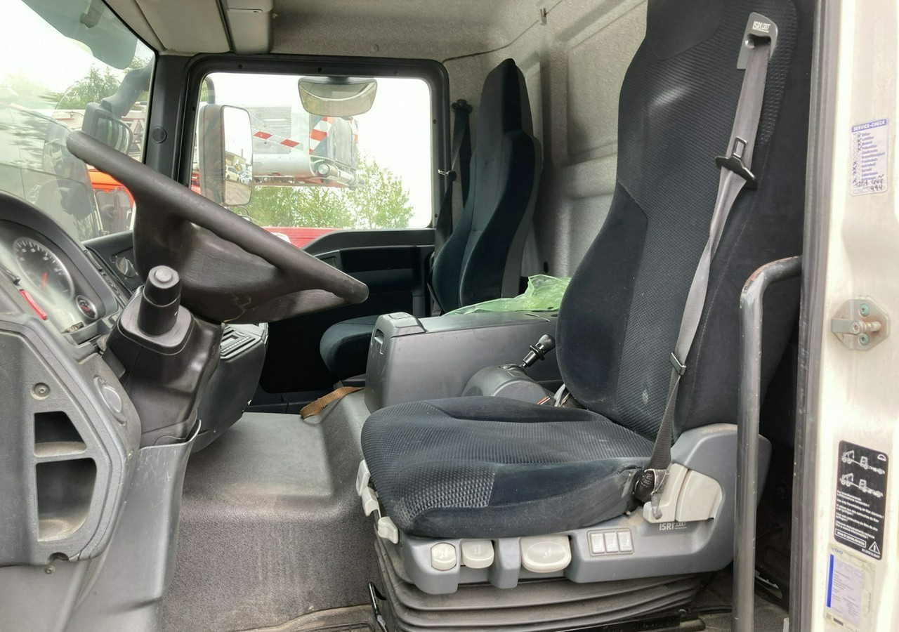 Тентований фургон MAN Inny MAN MAN TGL 12.220 Skrzynia firana Plandeka hydro klapa 2014: фото 6 Тентований фургон MAN Inny MAN MAN TGL 12.220 Skrzynia firana Plandeka hydro klapa 2014: фото 6