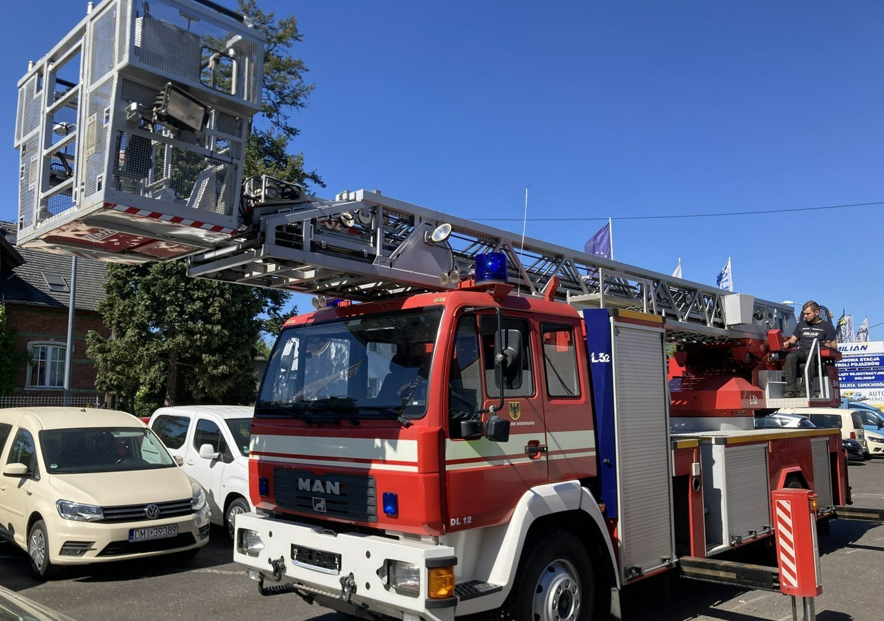 MAN Inny MAN Man 15,280 Straż pożarna drabina Strażacka zwyżka podnośnik 32m Metz - Пожежна машина: фото 4 MAN Inny MAN Man 15,280 Straż pożarna drabina Strażacka zwyżka podnośnik 32m Metz - Пожежна машина: фото 4