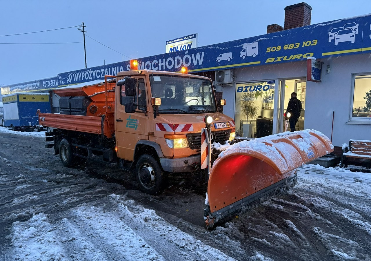 Mercedes-Benz Inny Mercedes-Benz Mercedes Vario 815 Wywrotka 4X4 2004 Pług posypywarka odśnieżarka - Снігоприбиральна машина: фото 1 Mercedes-Benz Inny Mercedes-Benz Mercedes Vario 815 Wywrotka 4X4 2004 Pług posypywarka odśnieżarka - Снігоприбиральна машина: фото 1