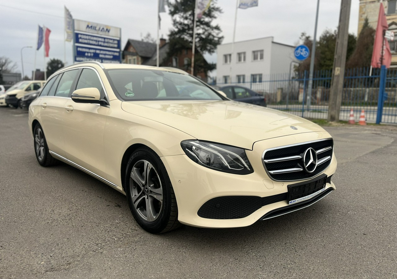 Mercedes-Benz Klasa E E220d T 9G-tronic 197KM Navi FullLed Kamera Asystent Model 2020 FV 2 - Легковий автомобіль: фото 1 Mercedes-Benz Klasa E E220d T 9G-tronic 197KM Navi FullLed Kamera Asystent Model 2020 FV 2 - Легковий автомобіль: фото 1
