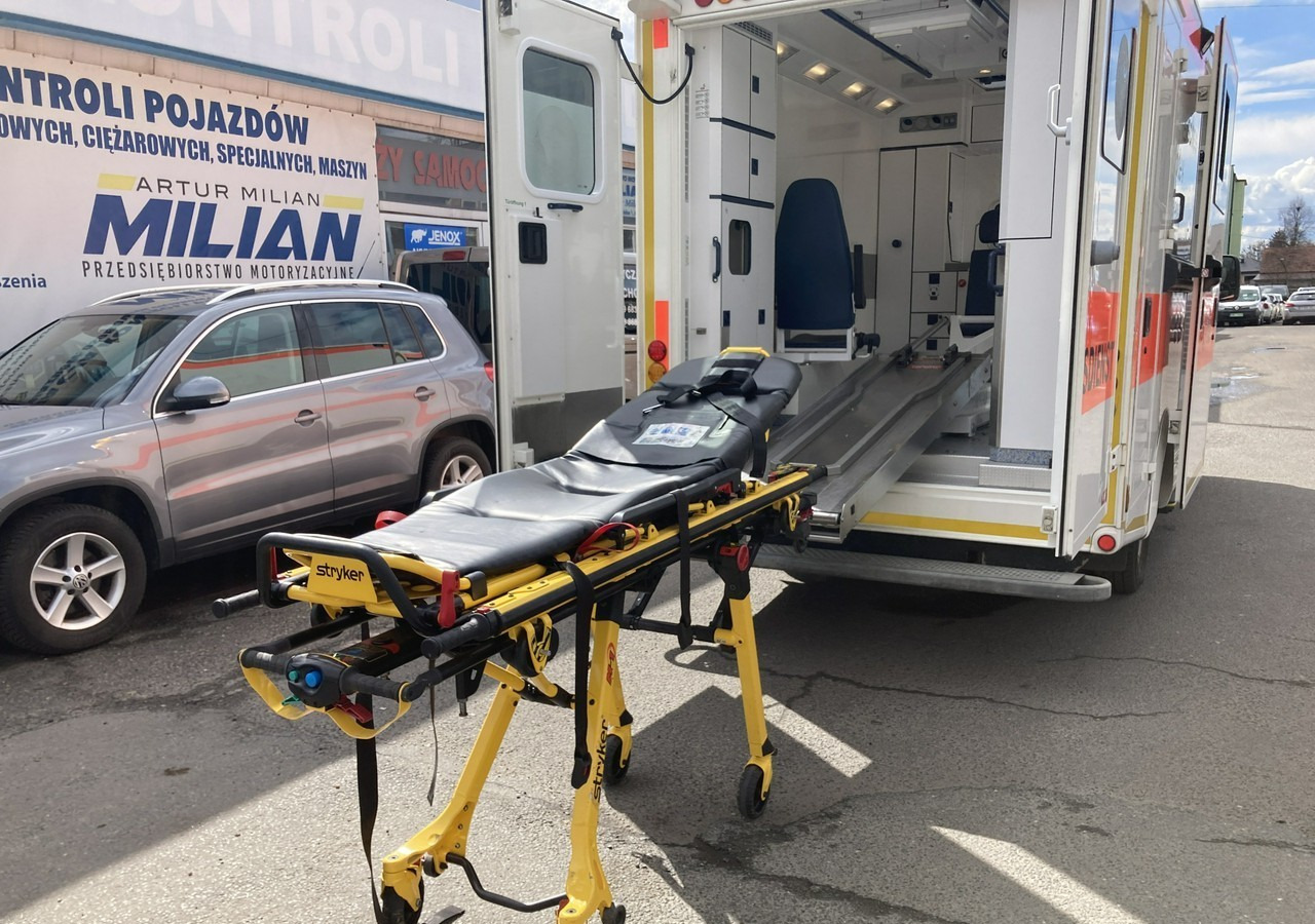 Mercedes-Benz Sprinter Sprinter 519 Karetka 4X4 Ambulans MODEL 2017 - Карета швидкої допомоги: фото 1 Mercedes-Benz Sprinter Sprinter 519 Karetka 4X4 Ambulans MODEL 2017 - Карета швидкої допомоги: фото 1