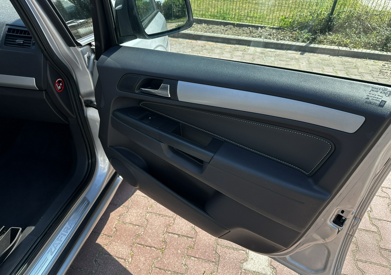 Легковий автомобіль Opel Zafira B Opel Zafira do przewozu osób Niepełnosprawnych inwalida rampa: фото 12