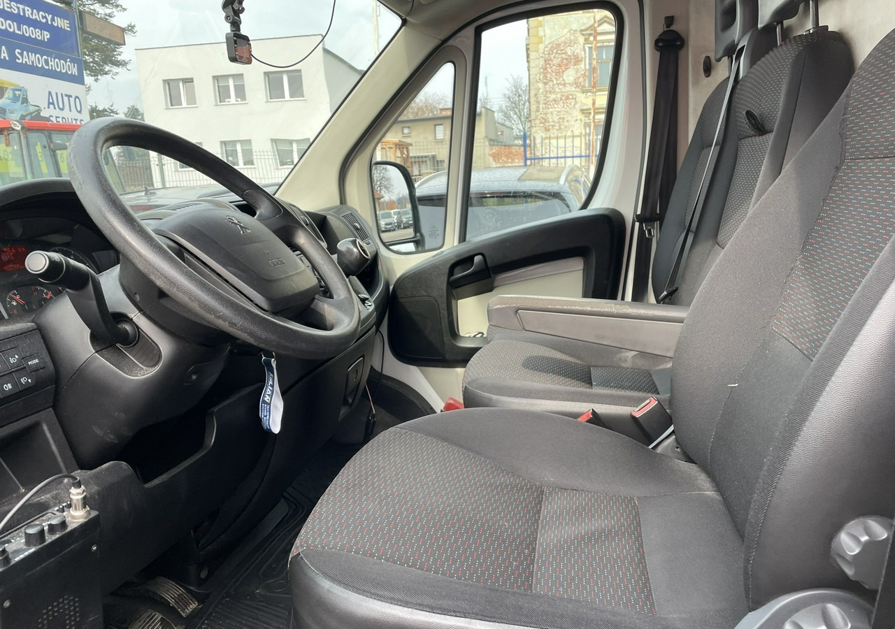 Interior photo 1: Суцільнометалевий фургон Peugeot Boxer Boxer 163KM MEGA MAX 2x podwyższany Klima Salon PL 2017
