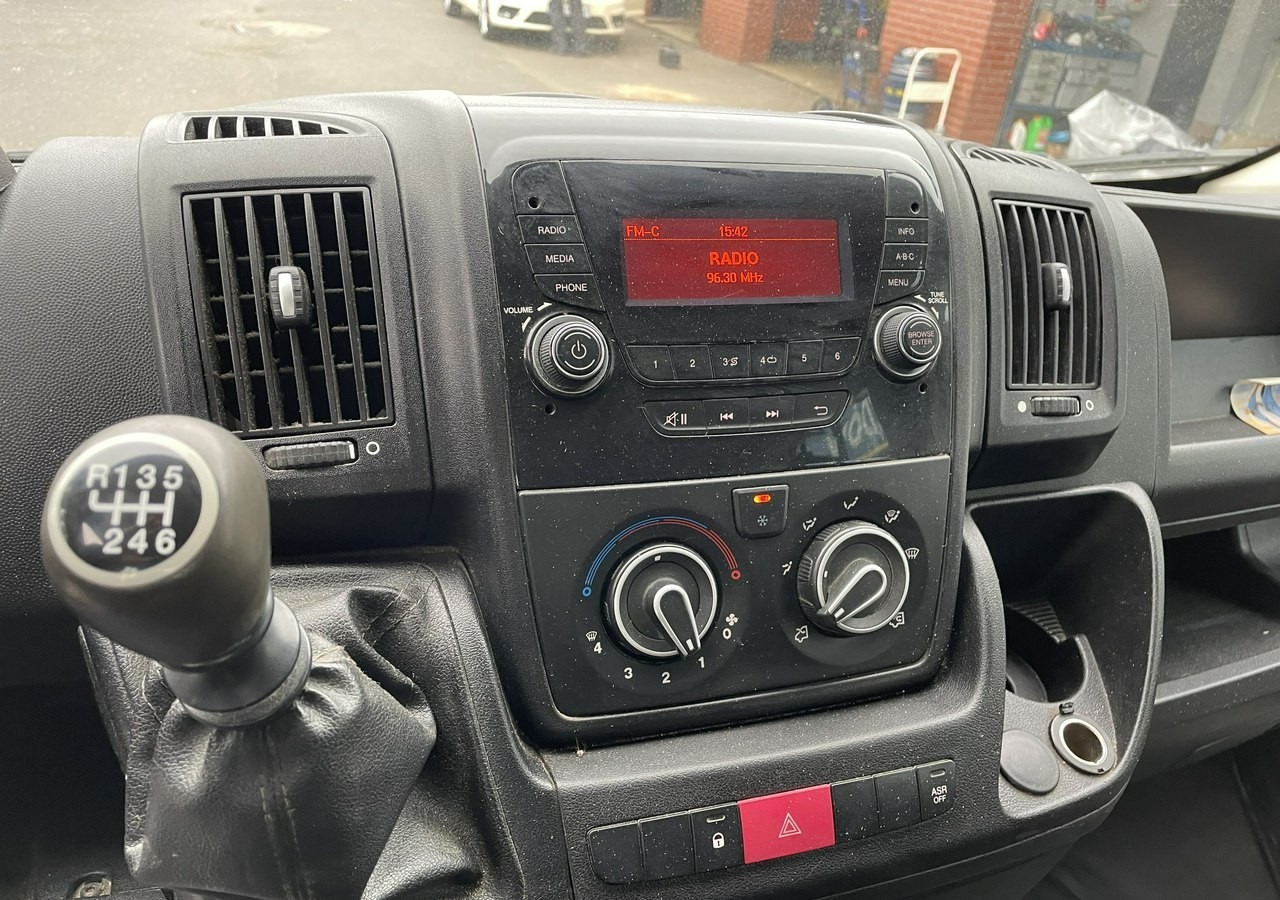 Peugeot Boxer Peugeot Boxer 2.0-130KM klima dokka Brygadówka doka 122tkm 2018 - Легка бортова вантажівка, Вантажопасажирський фургон: фото 3 Peugeot Boxer Peugeot Boxer 2.0-130KM klima dokka Brygadówka doka 122tkm 2018 - Легка бортова вантажівка, Вантажопасажирський фургон: фото 3