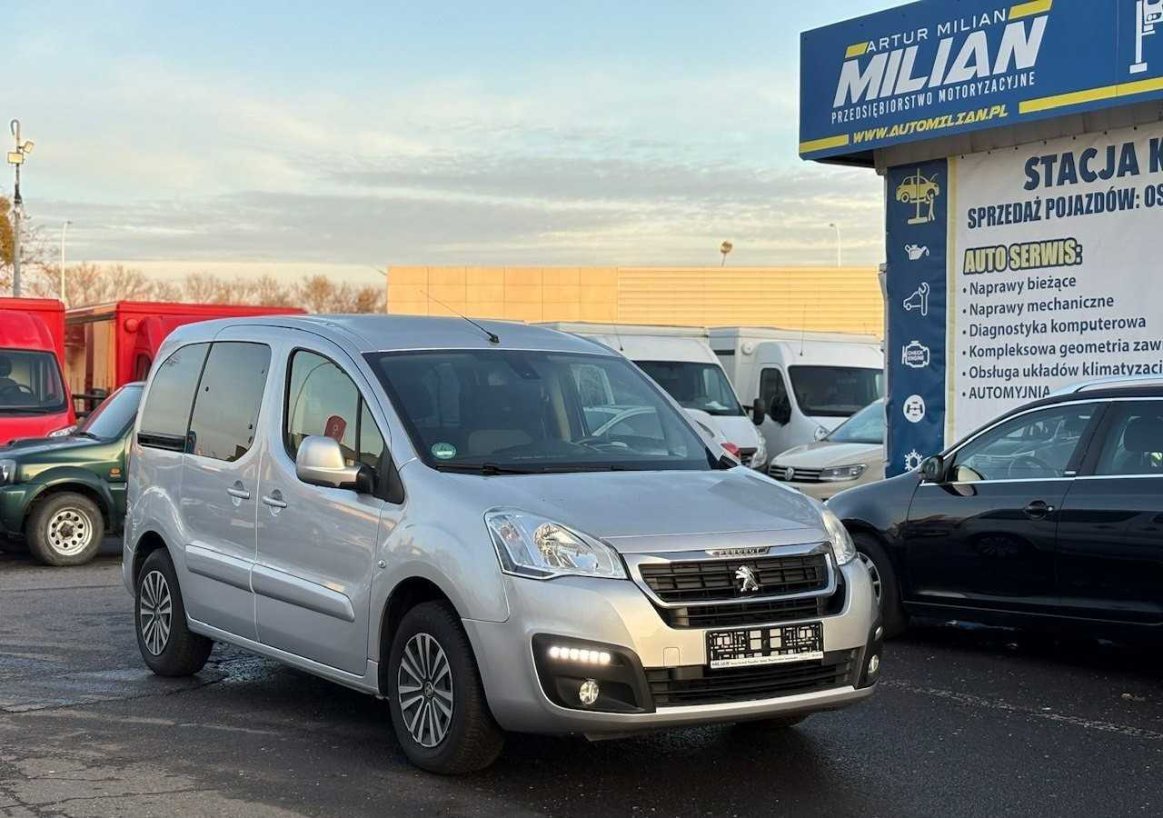 Peugeot Partner II Partner Tepee 1.6 HDI 120KM Family Klimatronik 2xDrzwi 2016 - Універсал: фото 1 Peugeot Partner II Partner Tepee 1.6 HDI 120KM Family Klimatronik 2xDrzwi 2016 - Універсал: фото 1