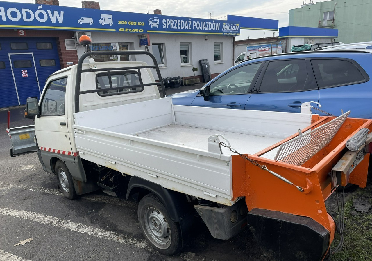 Piaggio Piaggio PFAU Wywrotka 4X4 posypywarka odśnieżarka pług 2009 - Снігоприбиральна машина: фото 2 Piaggio Piaggio PFAU Wywrotka 4X4 posypywarka odśnieżarka pług 2009 - Снігоприбиральна машина: фото 2