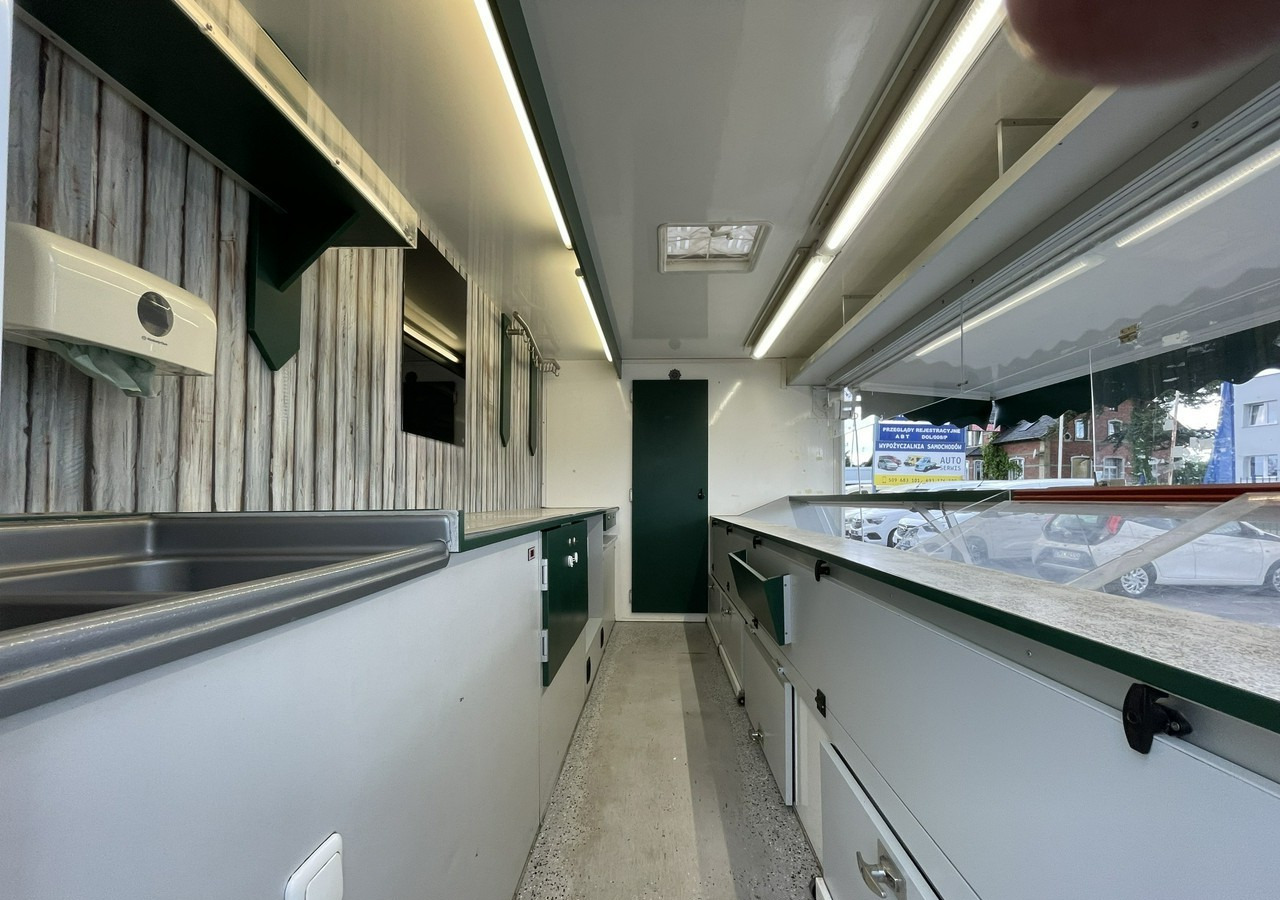 Renault Master Autosklep Gastronomiczny Food Truck Foodtruck sklep W-zasil 2015 - Торговий вантажівка: фото 2 Renault Master Autosklep Gastronomiczny Food Truck Foodtruck sklep W-zasil 2015 - Торговий вантажівка: фото 2