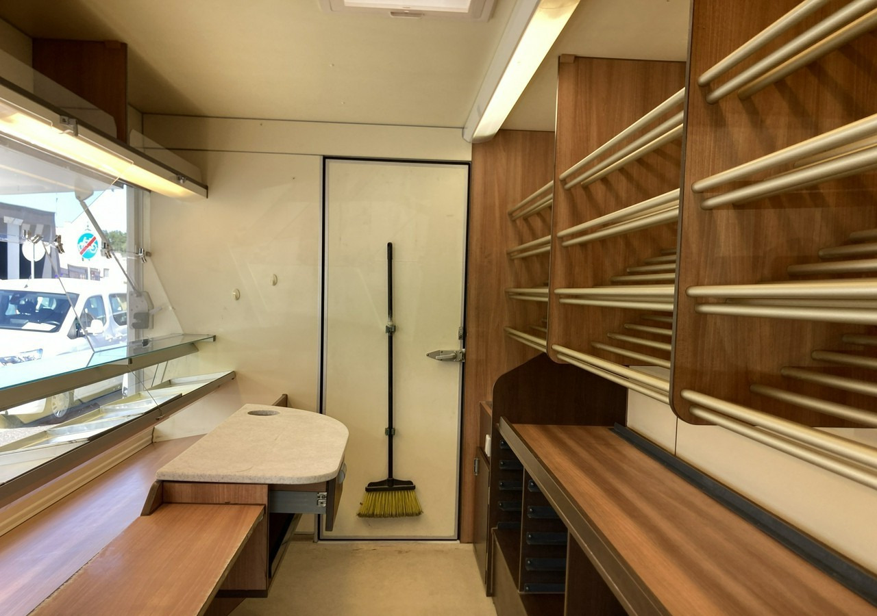 Renault Master Autosklep pieczywa Gastronomiczny Food Truck Foodtruck sklep BORCO20 - Торговий вантажівка: фото 3 Renault Master Autosklep pieczywa Gastronomiczny Food Truck Foodtruck sklep BORCO20 - Торговий вантажівка: фото 3