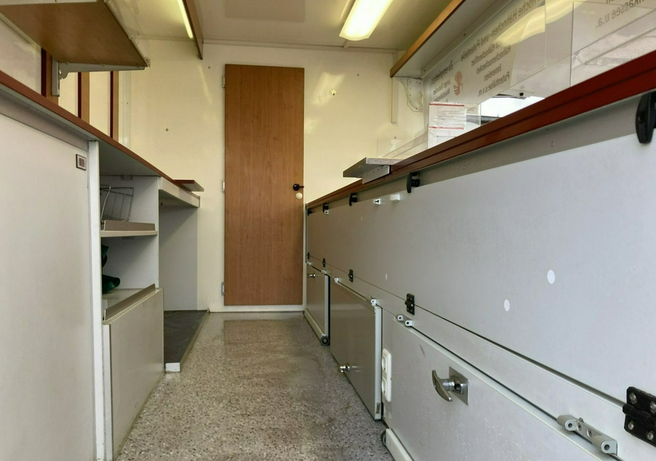 Renault Master Master Autosklep Gastronomiczny Food Truck Foodtruck Sklep bar 2009 - Торговий вантажівка: фото 4 Renault Master Master Autosklep Gastronomiczny Food Truck Foodtruck Sklep bar 2009 - Торговий вантажівка: фото 4