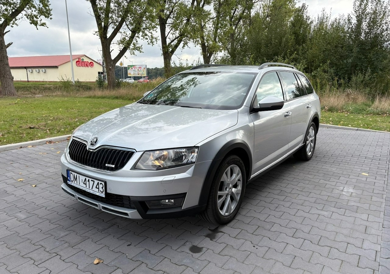 Легковий автомобіль Skoda Octavia III Skoda Octavia 4X4 Scout 2.0 TDI -150KM Model 2017 Bezwypadkowa FV 23: фото 7 Легковий автомобіль Skoda Octavia III Skoda Octavia 4X4 Scout 2.0 TDI -150KM Model 2017 Bezwypadkowa FV 23: фото 7