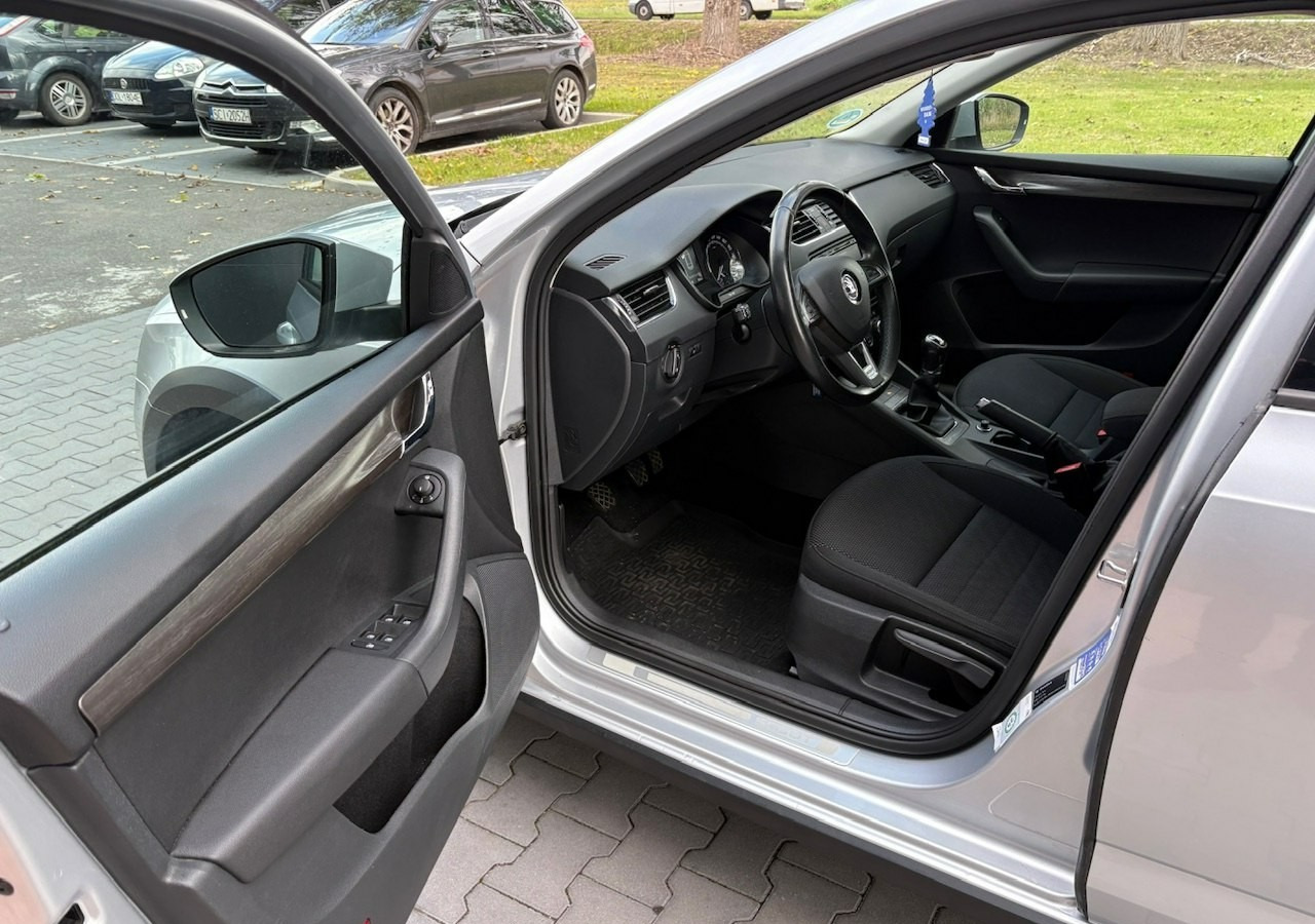 Легковий автомобіль Skoda Octavia III Skoda Octavia 4X4 Scout 2.0 TDI -150KM Model 2017 Bezwypadkowa FV 23: фото 12 Легковий автомобіль Skoda Octavia III Skoda Octavia 4X4 Scout 2.0 TDI -150KM Model 2017 Bezwypadkowa FV 23: фото 12
