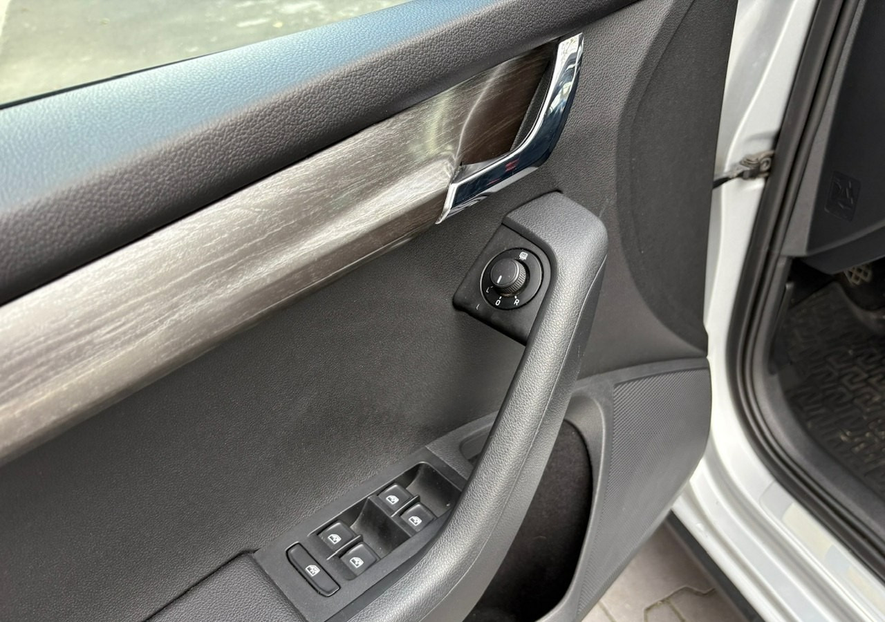 Легковий автомобіль Skoda Octavia III Skoda Octavia 4X4 Scout 2.0 TDI -150KM Model 2017 Bezwypadkowa FV 23: фото 14 Легковий автомобіль Skoda Octavia III Skoda Octavia 4X4 Scout 2.0 TDI -150KM Model 2017 Bezwypadkowa FV 23: фото 14