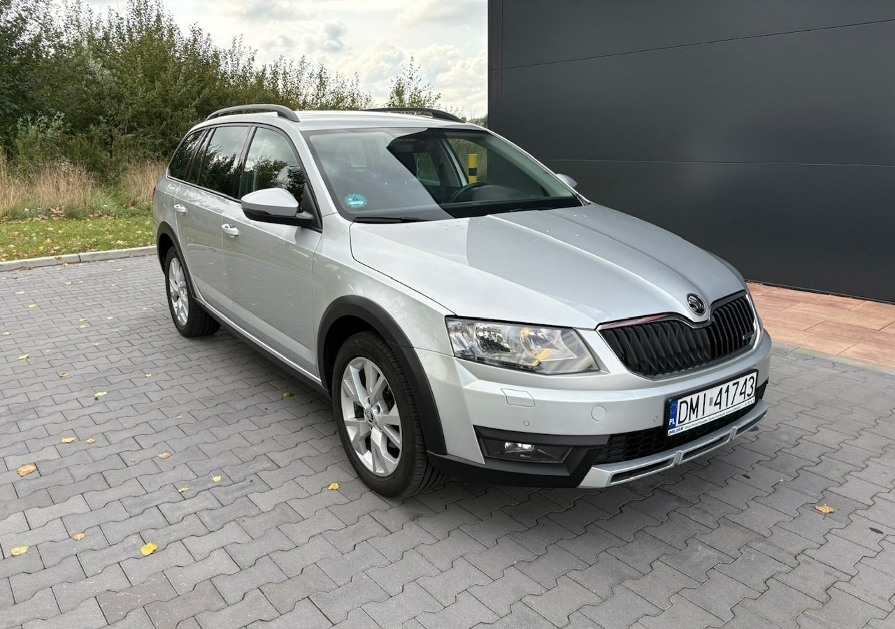 Skoda Octavia III Skoda Octavia 4X4 Scout 2.0 TDI -150KM Model 2017 Bezwypadkowa FV 23 - Легковий автомобіль: фото 2 Skoda Octavia III Skoda Octavia 4X4 Scout 2.0 TDI -150KM Model 2017 Bezwypadkowa FV 23 - Легковий автомобіль: фото 2
