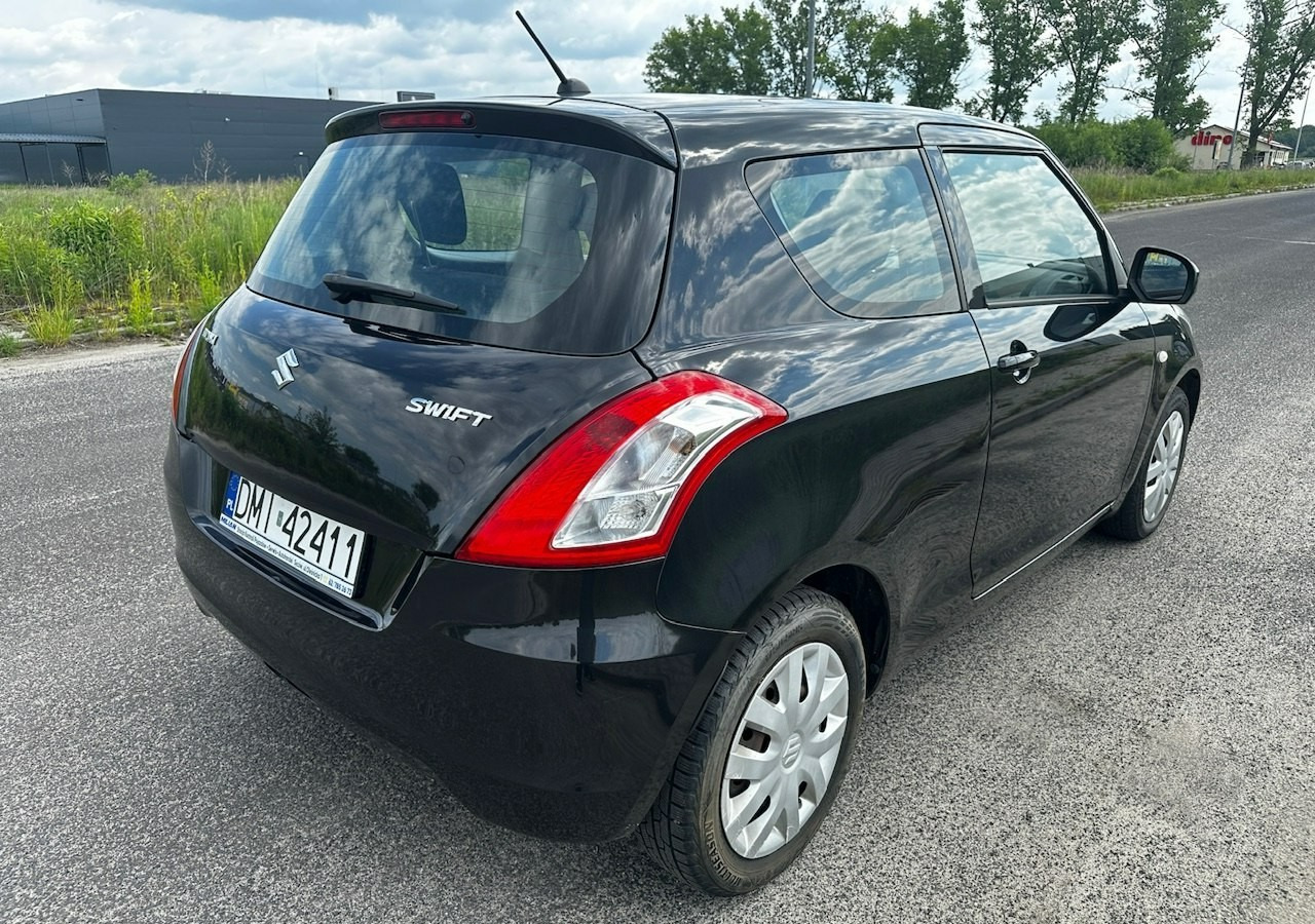 Suzuki Swift V Suzuki Swift 1.2-94KM Klima Model 2012 - Хетчбек: фото 4 Suzuki Swift V Suzuki Swift 1.2-94KM Klima Model 2012 - Хетчбек: фото 4