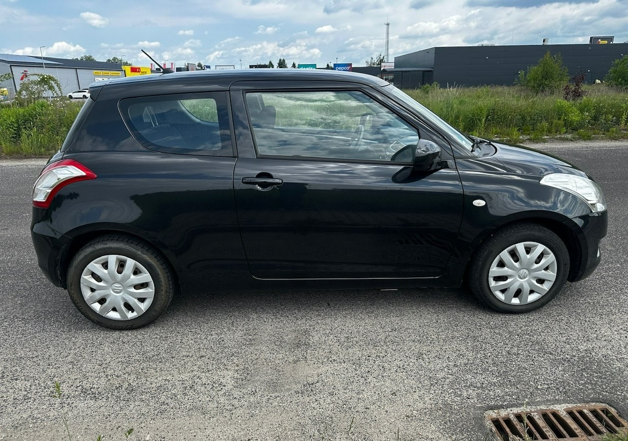 Suzuki Swift V Suzuki Swift 1.2-94KM Klima Model 2012 - Хетчбек: фото 5 Suzuki Swift V Suzuki Swift 1.2-94KM Klima Model 2012 - Хетчбек: фото 5