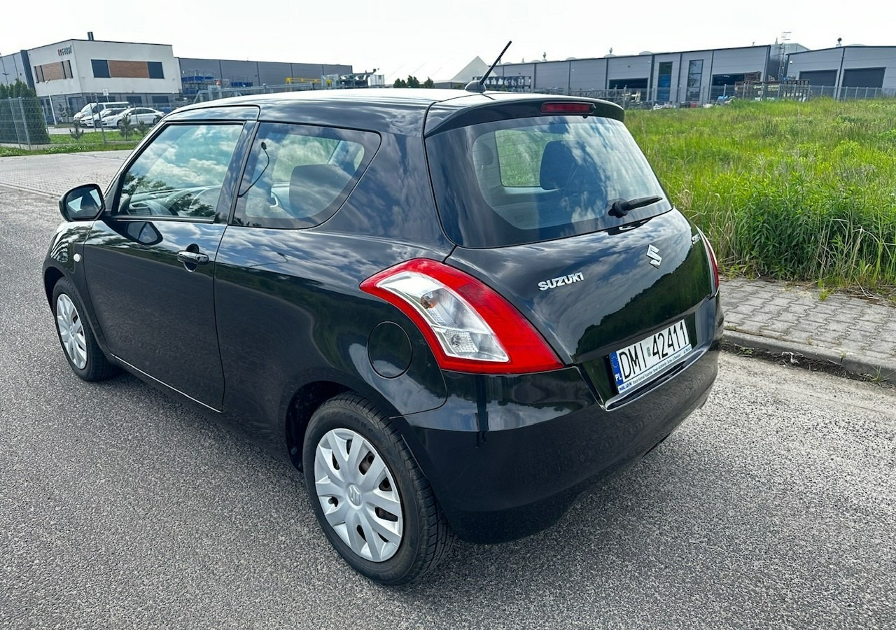 Suzuki Swift V Suzuki Swift 1.2-94KM Klima Model 2012 - Хетчбек: фото 3 Suzuki Swift V Suzuki Swift 1.2-94KM Klima Model 2012 - Хетчбек: фото 3