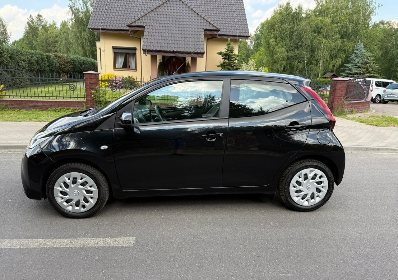 Toyota Aygo II Toyota Aygo 1.0-16V Klima Salon PL 24651km Model 2021 - Хетчбек: фото 2 Toyota Aygo II Toyota Aygo 1.0-16V Klima Salon PL 24651km Model 2021 - Хетчбек: фото 2