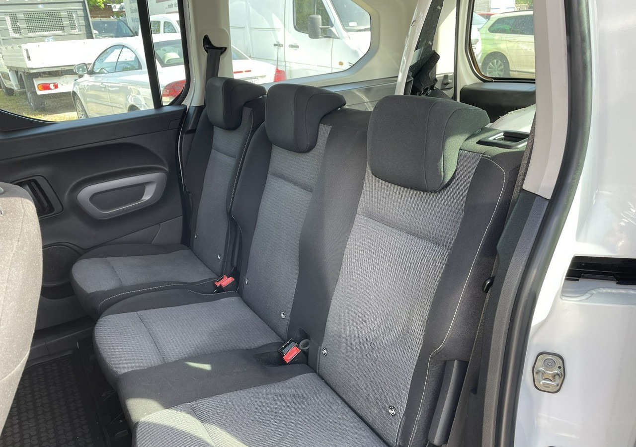Легковий автомобіль Toyota ProAce Proace City Verso Toyota Proace City Verso Long 1.5 D-4D Business 2021Salon: фото 8