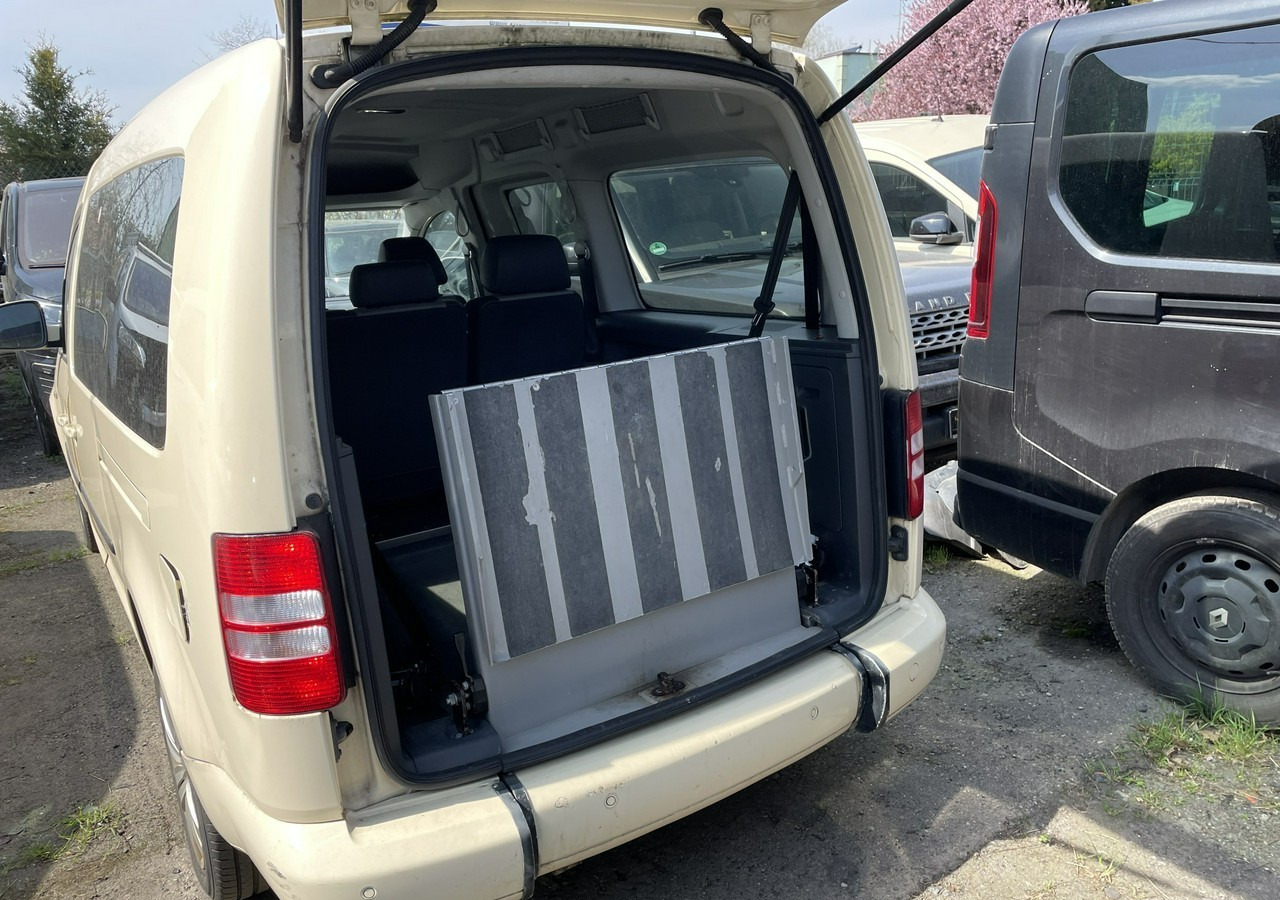 Volkswagen Caddy III Caddy do przewozu Niepełnosprawnych inwalida rampa 2015 - Легковий автомобіль: фото 2 Volkswagen Caddy III Caddy do przewozu Niepełnosprawnych inwalida rampa 2015 - Легковий автомобіль: фото 2