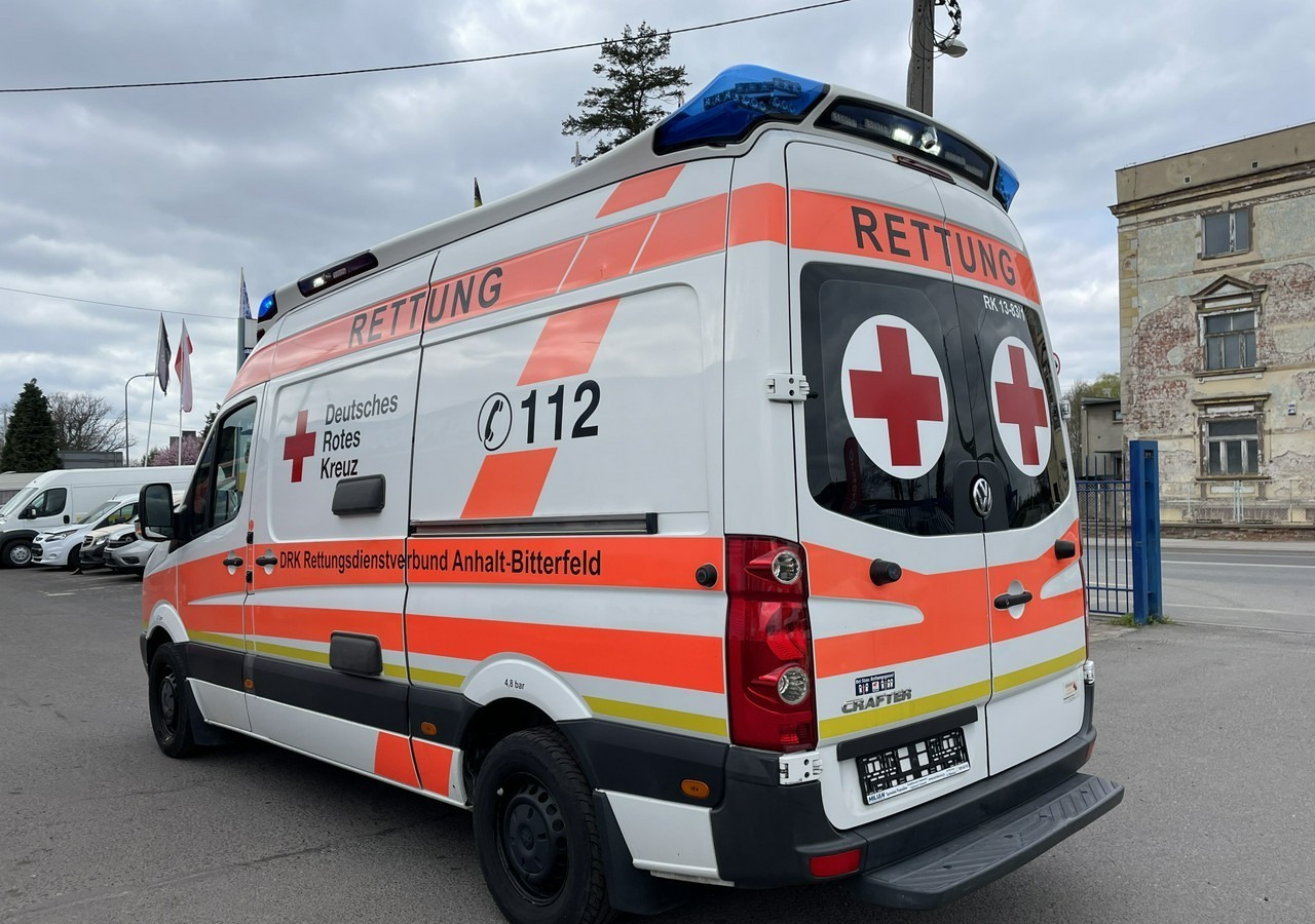 Volkswagen Crafter Crafter 2.0-163KM Karetka Ambulans Wyposażony Model 2016 - Карета швидкої допомоги: фото 5 Volkswagen Crafter Crafter 2.0-163KM Karetka Ambulans Wyposażony Model 2016 - Карета швидкої допомоги: фото 5