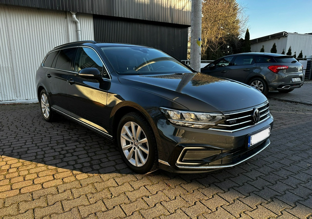 Volkswagen Passat B8 GTE 1.4TSI 218KM Hybryda Plug-in zasięg 50km Panorama*Navi*Skóra*FV2 - Легковий автомобіль: фото 2 Volkswagen Passat B8 GTE 1.4TSI 218KM Hybryda Plug-in zasięg 50km Panorama*Navi*Skóra*FV2 - Легковий автомобіль: фото 2