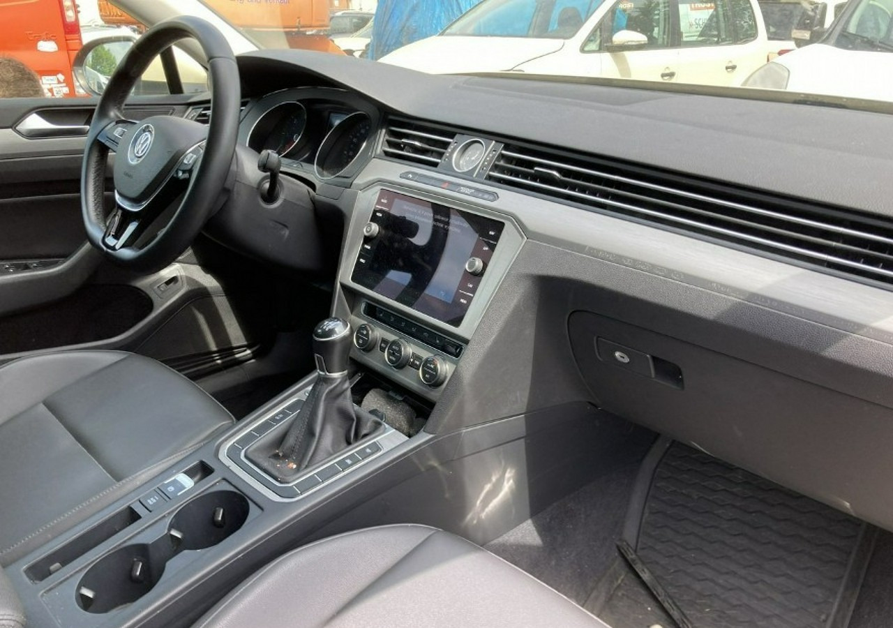 Volkswagen Passat B8 Passat B8 2.0-150KM 2018 - Легковий автомобіль: фото 3 Volkswagen Passat B8 Passat B8 2.0-150KM 2018 - Легковий автомобіль: фото 3