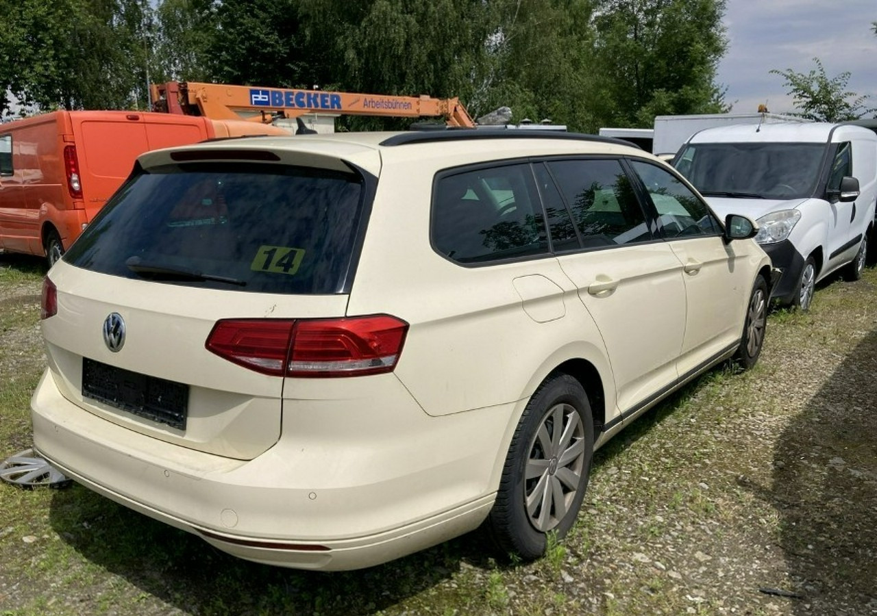 Volkswagen Passat B8 Passat B8 2.0-150KM 2018 - Легковий автомобіль: фото 4 Volkswagen Passat B8 Passat B8 2.0-150KM 2018 - Легковий автомобіль: фото 4