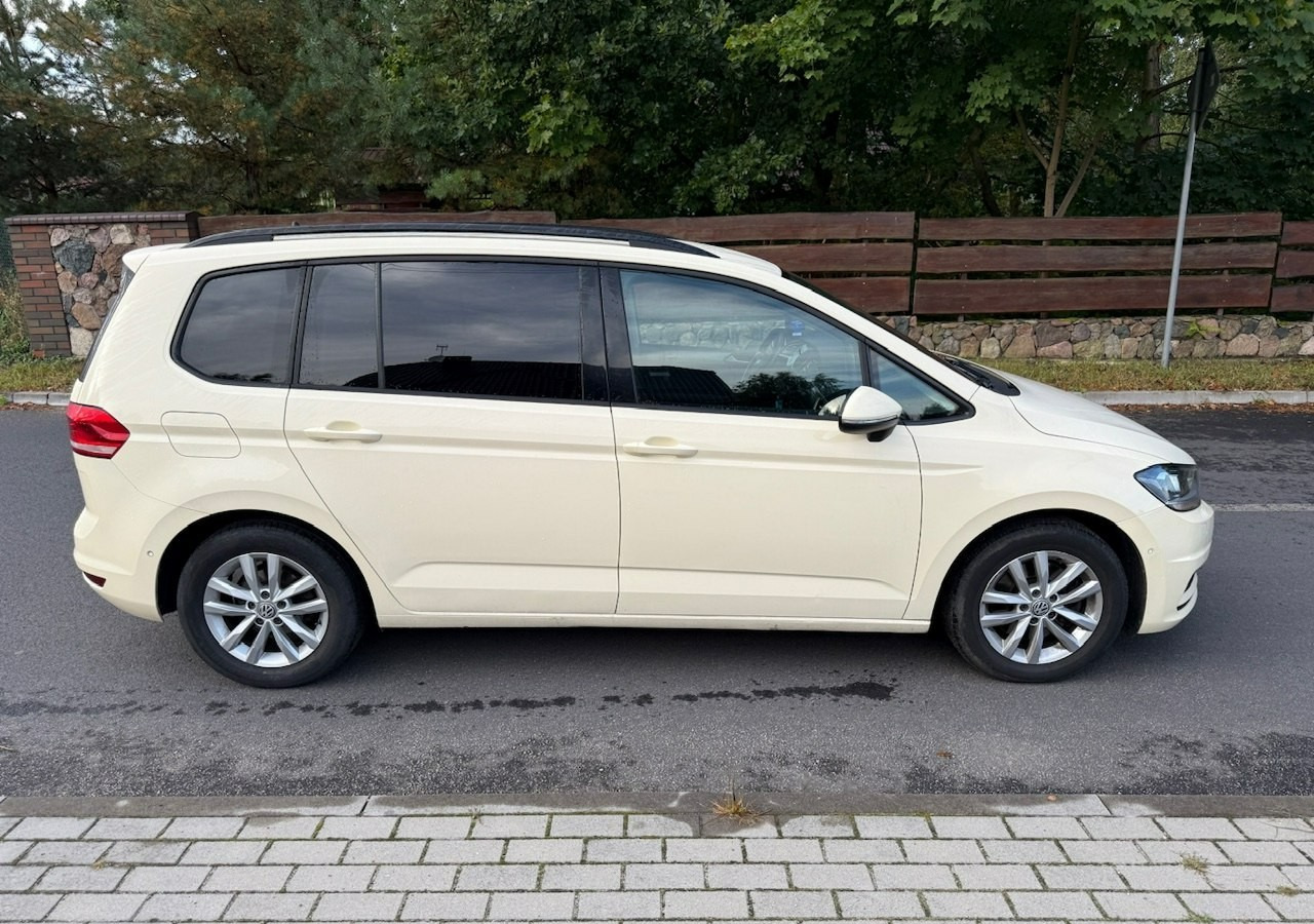 Volkswagen Touran III 2.0 TDI DSG 120 KM Automat 7osobowy Klima Skóra Full Serwis 2020 - Універсал: фото 2 Volkswagen Touran III 2.0 TDI DSG 120 KM Automat 7osobowy Klima Skóra Full Serwis 2020 - Універсал: фото 2