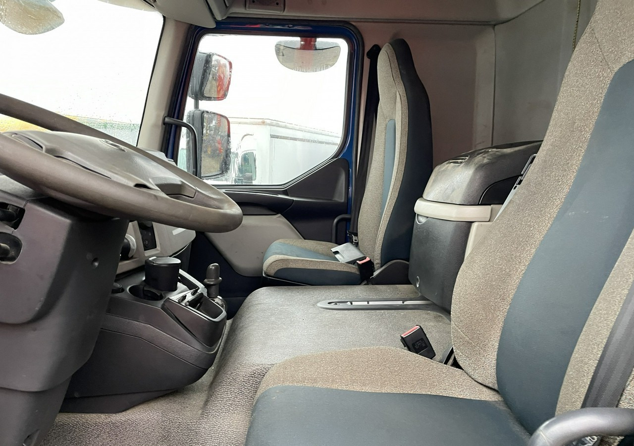 Interior photo 1: Вантажівка шасі Volvo Inny Volvo Volvo FLB3C-280 Rama Klima 16000DMC 2016r EURO 6