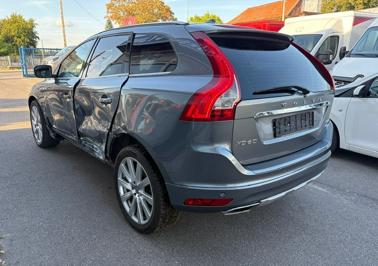 Volvo XC60 I Volvo XC 60 2,4 D4 AWD 190KM Summum Navi Panorama Skóry Kamera 2017 - Позашляховик: фото 5 Volvo XC60 I Volvo XC 60 2,4 D4 AWD 190KM Summum Navi Panorama Skóry Kamera 2017 - Позашляховик: фото 5