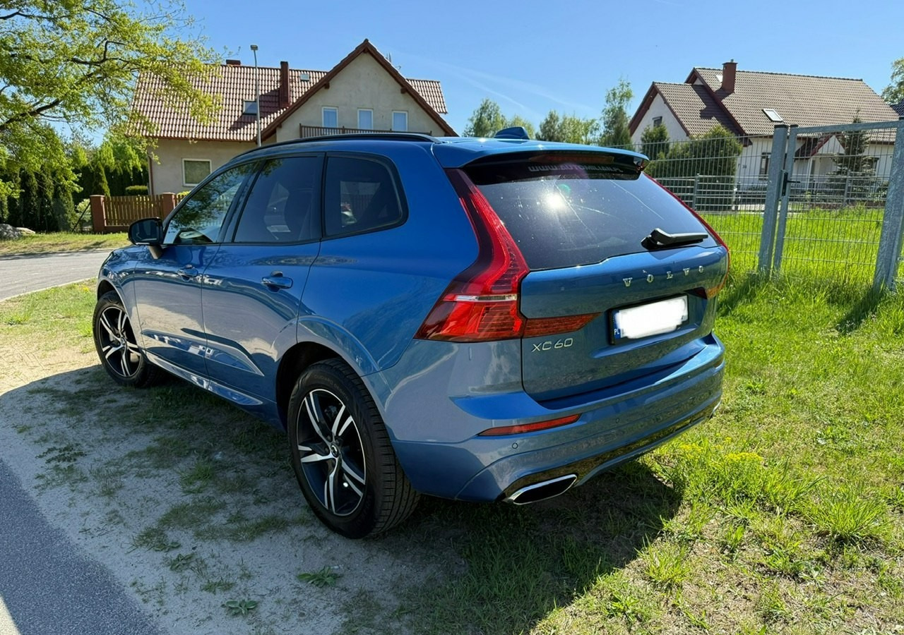 Volvo XC60 II XC60 R-design 2.0D5 235KM Automat Navi Kamery360 Panorama HAK Harman - Позашляховик: фото 4 Volvo XC60 II XC60 R-design 2.0D5 235KM Automat Navi Kamery360 Panorama HAK Harman - Позашляховик: фото 4