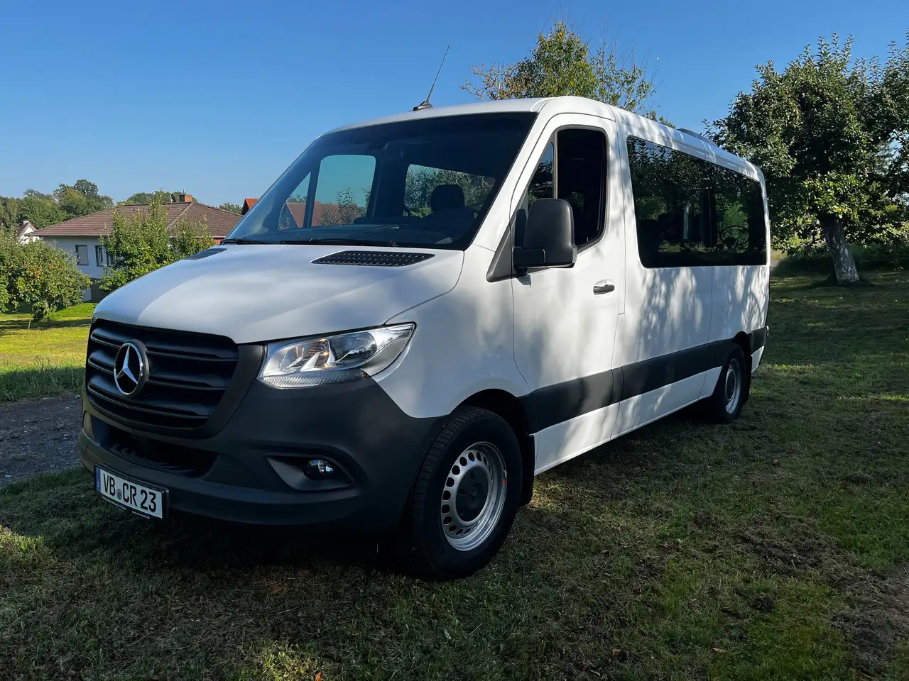 Mercedes-Benz Sprinter KOMBI TOURER DACHKLIMA 9-SITZE - Пасажирський фургон, Вантажопасажирський фургон: фото 1 Mercedes-Benz Sprinter KOMBI TOURER DACHKLIMA 9-SITZE - Пасажирський фургон, Вантажопасажирський фургон: фото 1