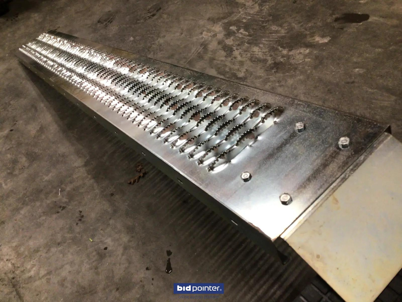 HH Metalen oprijplank - Навантажувальна рампа: фото 4 HH Metalen oprijplank - Навантажувальна рампа: фото 4