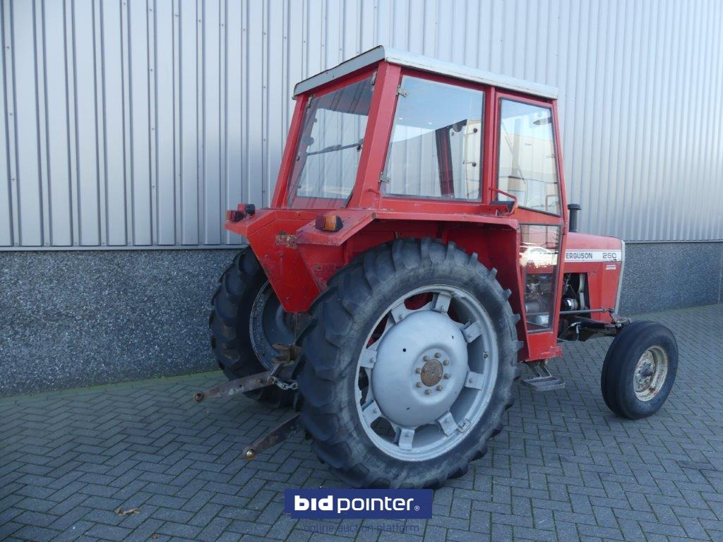 Massey Ferguson 260 with 4226 Hours and powersteering - Трактор: фото 2 Massey Ferguson 260 with 4226 Hours and powersteering - Трактор: фото 2