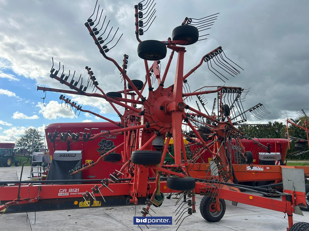 Kuhn GA8121 - Сіноворушилка: фото 4 Kuhn GA8121 - Сіноворушилка: фото 4