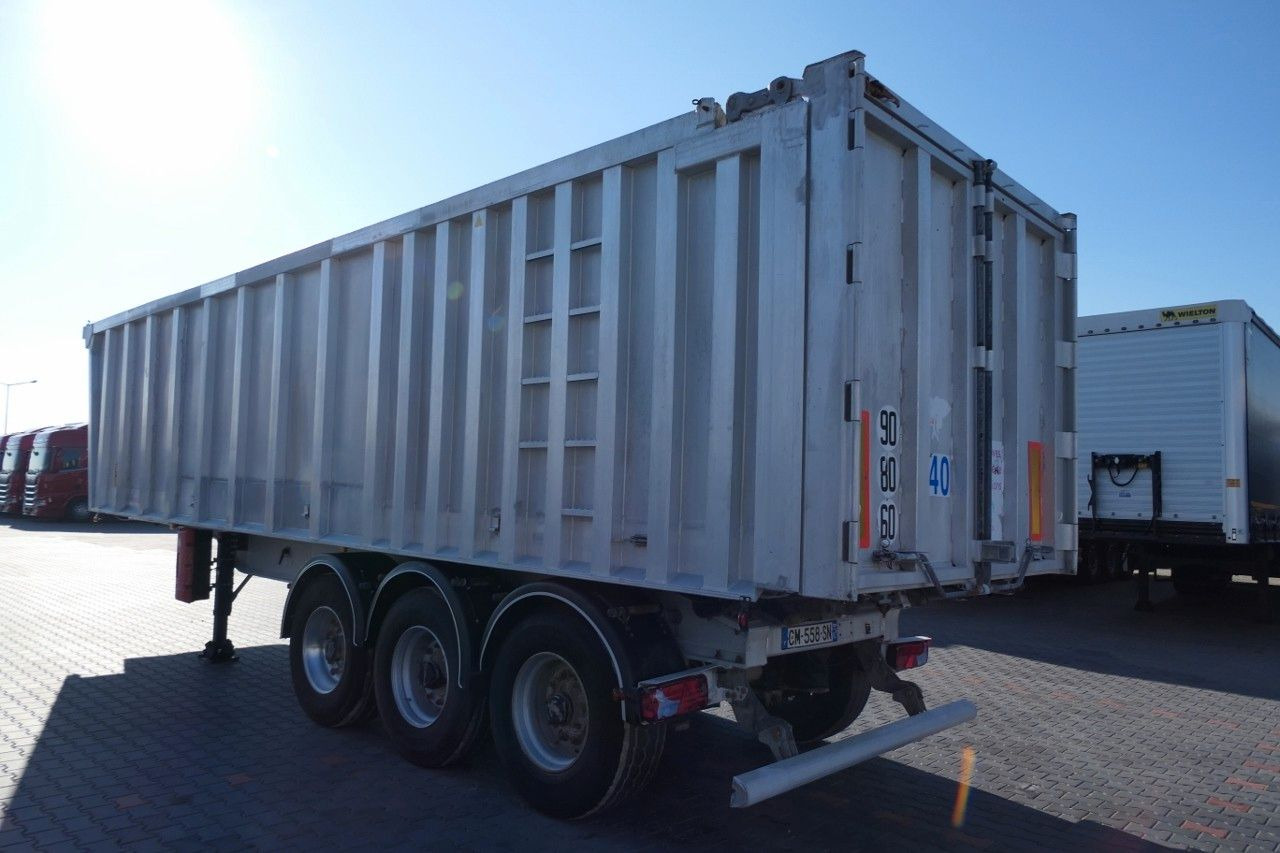 Benalu TIPPER 45 M3/WHOLE ALUMINIUM/5700 KG/FLAP-DOORS - Самоскид напівпричіп: фото 5 Benalu TIPPER 45 M3/WHOLE ALUMINIUM/5700 KG/FLAP-DOORS - Самоскид напівпричіп: фото 5
